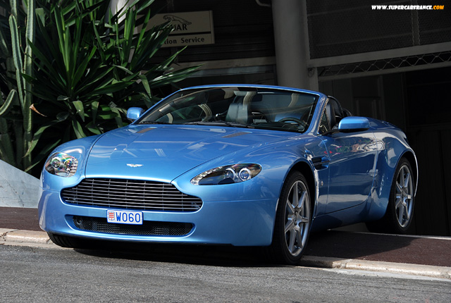 Avec en prime la toute premi re V8 Vantage Cabriolet livr e en principaut