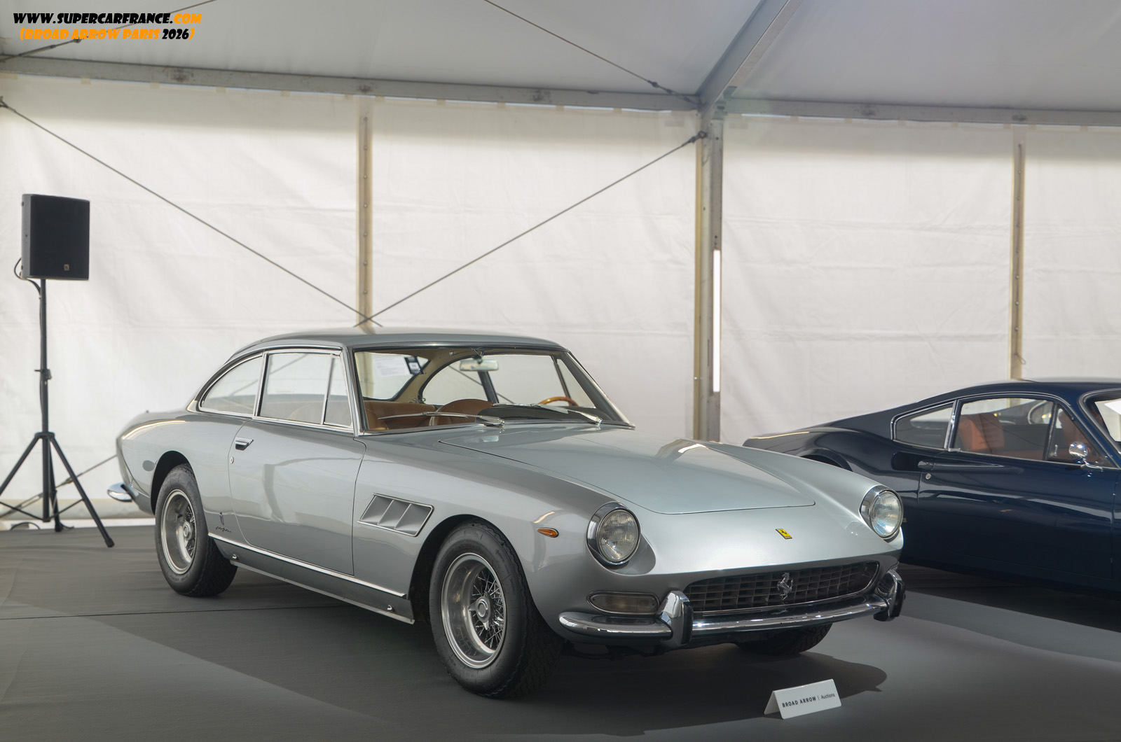 22 Ferrari 330GT 2+2 S2