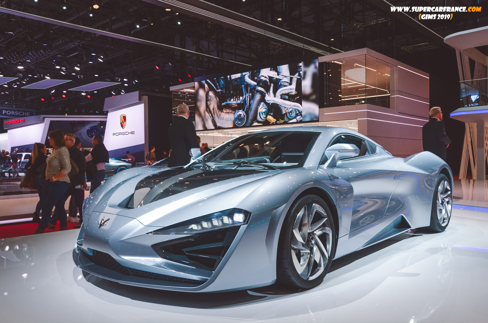 111 Arcfox GT