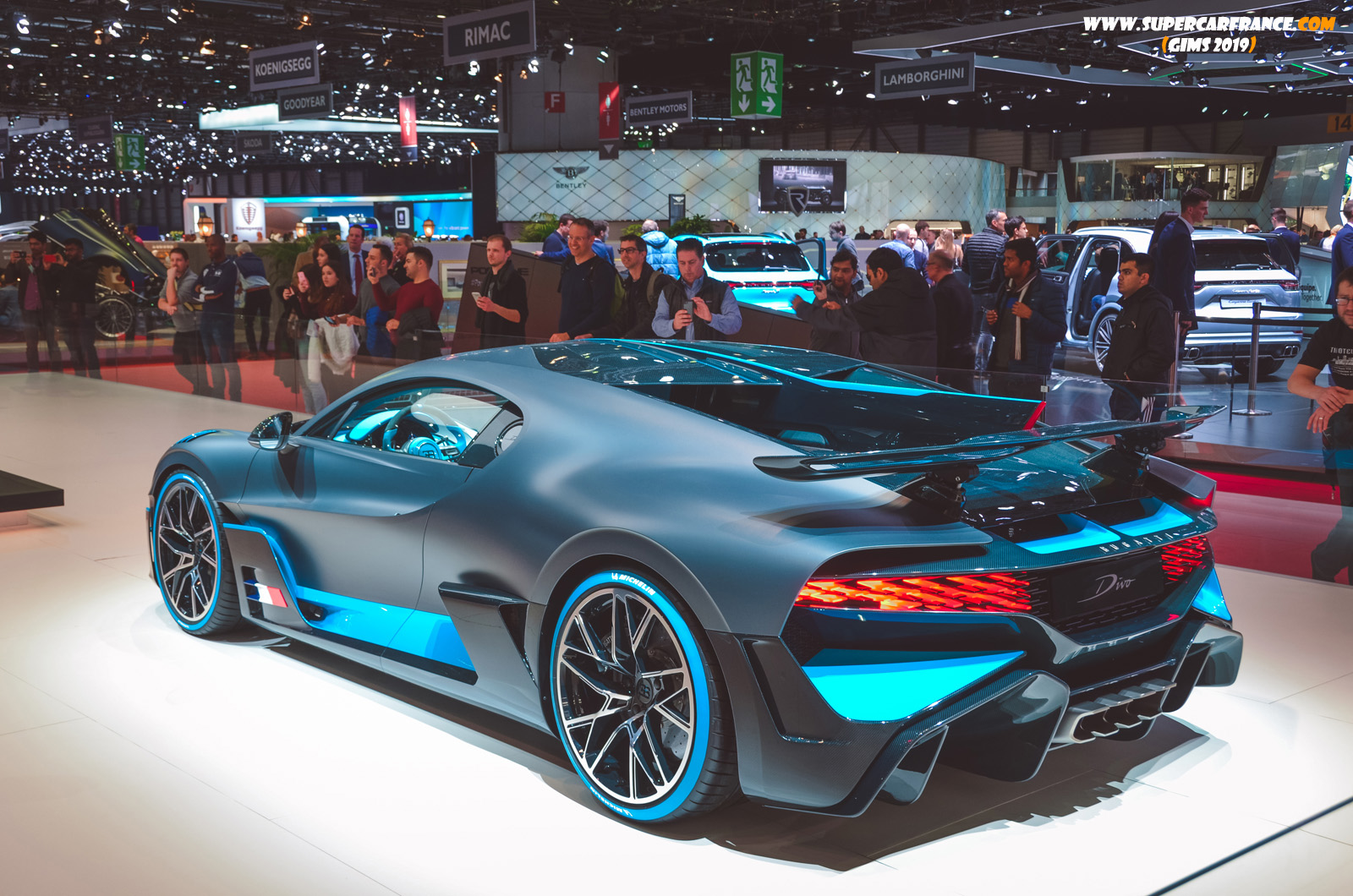 120 Bugatti Divo