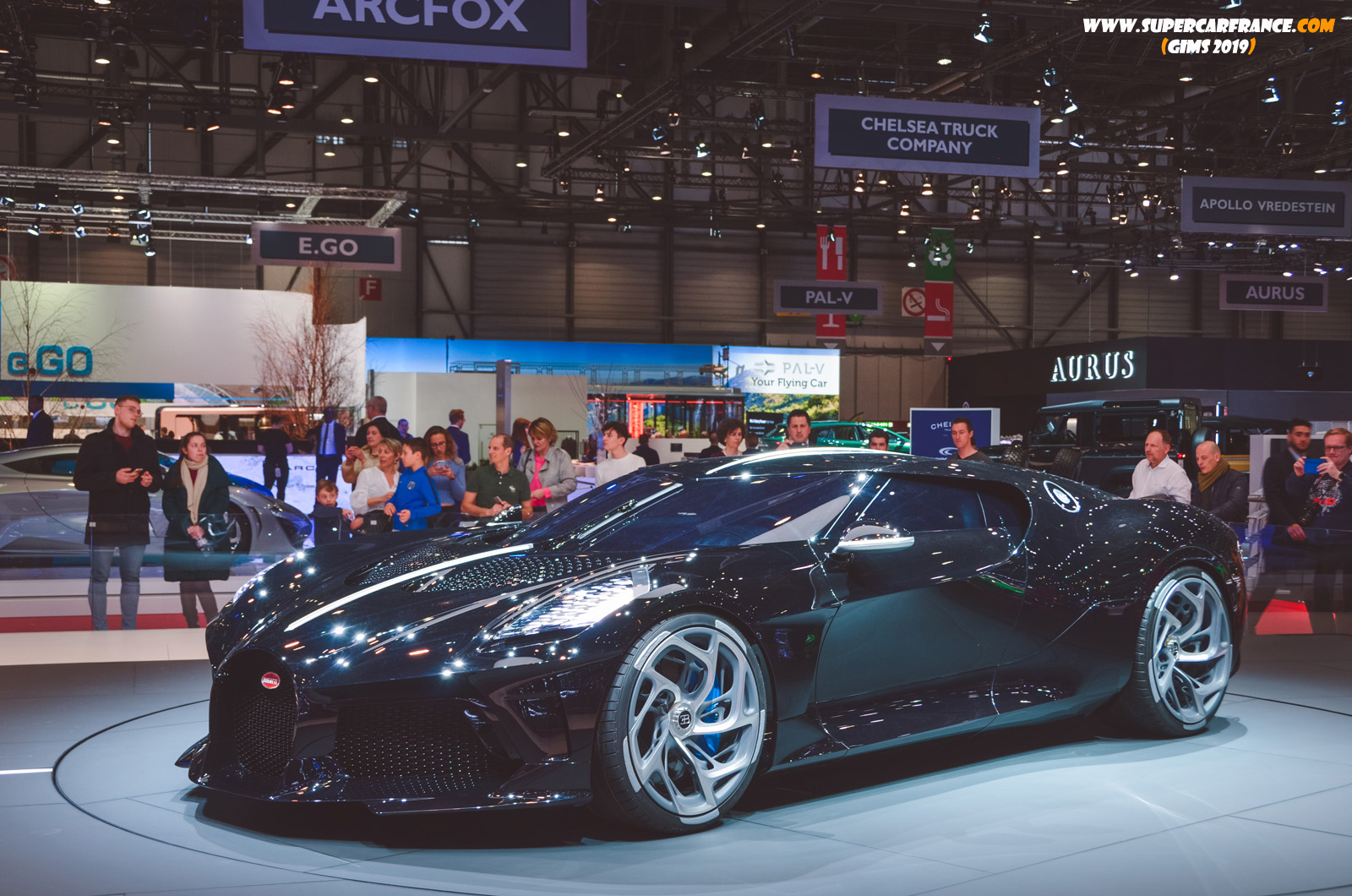 121 Bugatti La voiture noire