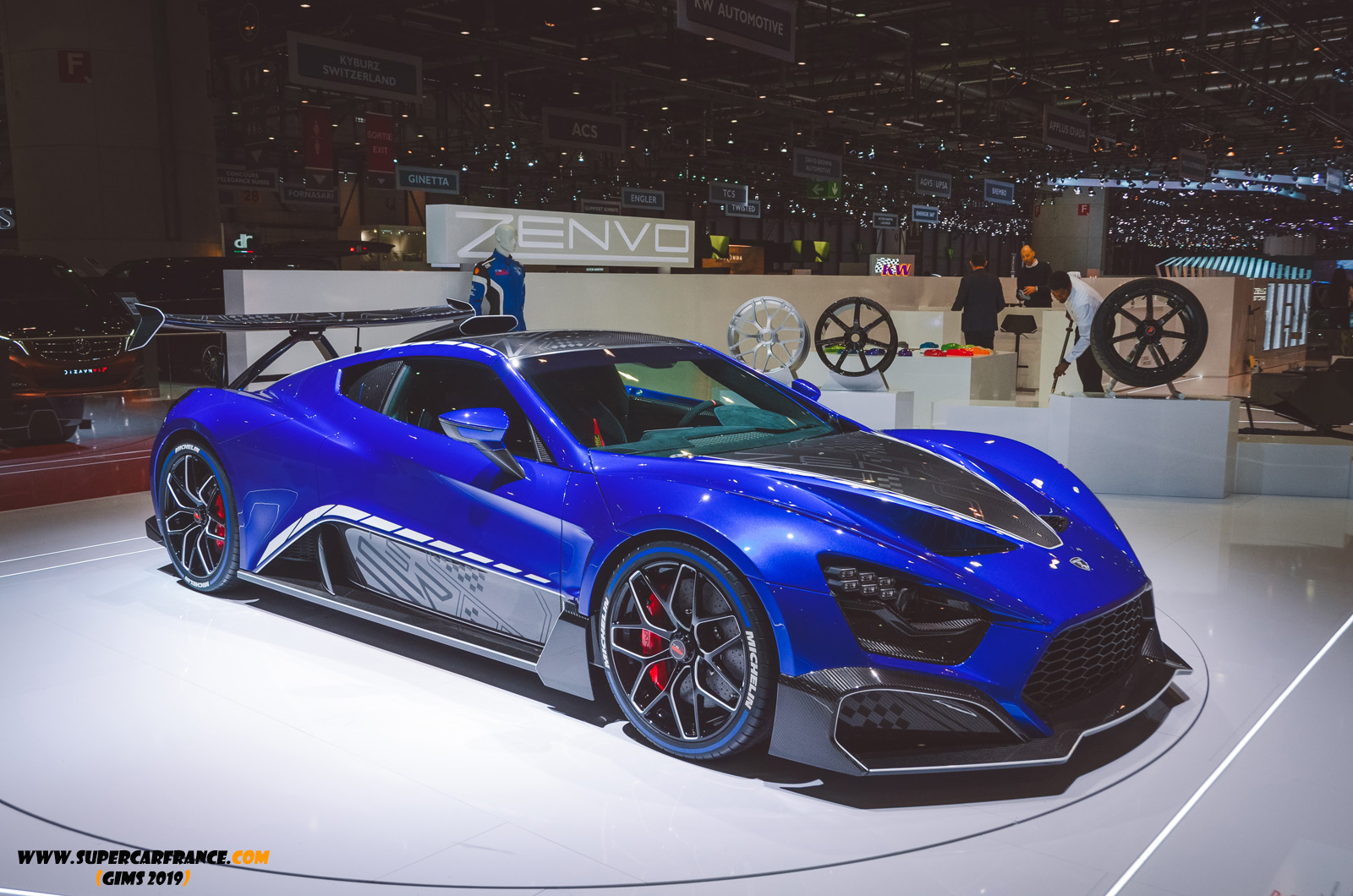25 Zenvo TSR S