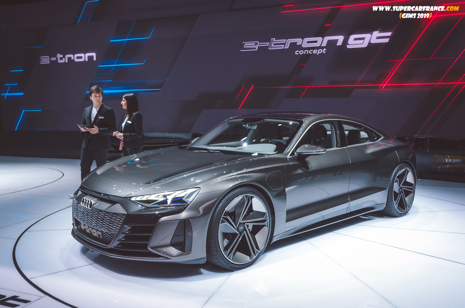 27 Audi E tron GT Concept