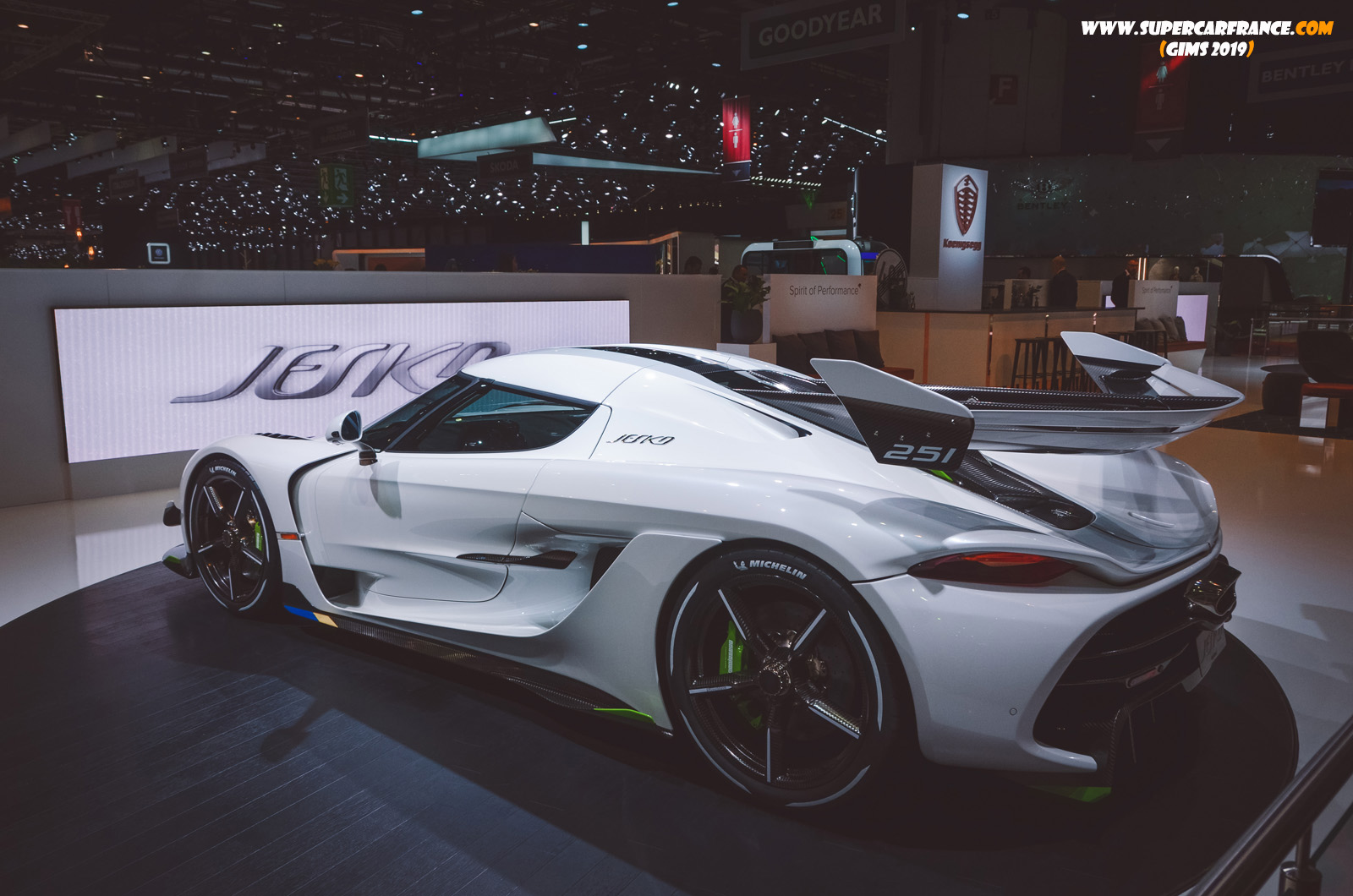 32 Koenigsegg Jesko