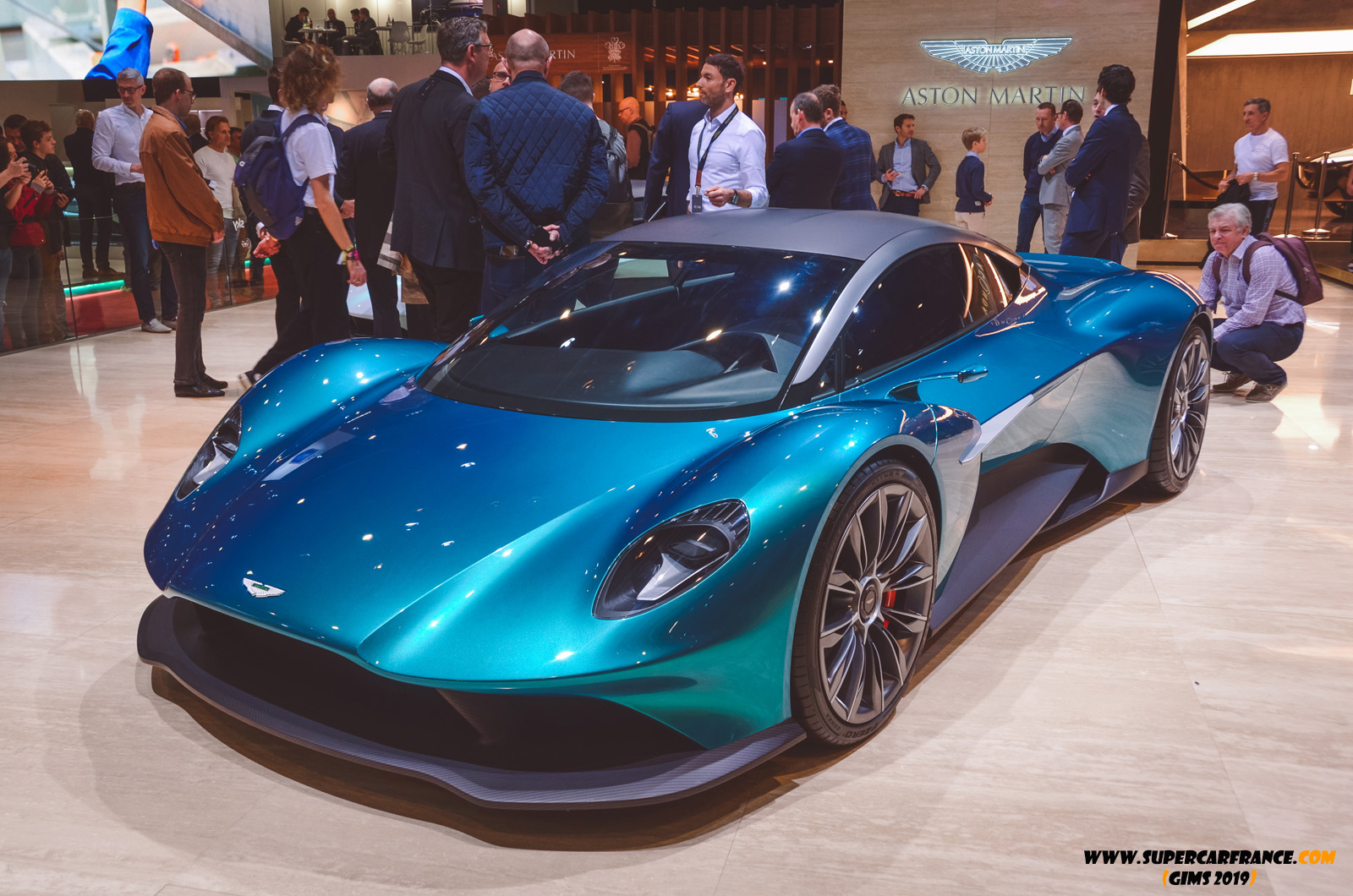69 Aston Martin Vanquish Vision Concept