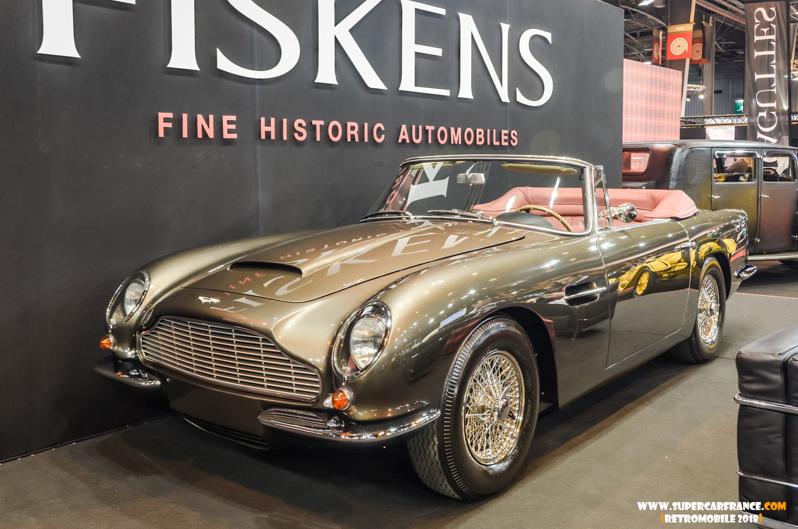 01 Aston Martin DB6 Short Chassis Volante