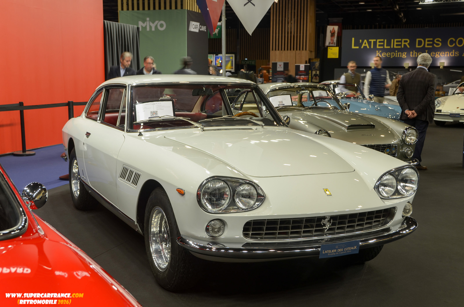 10 Ferrari 330 GT 2+2 Serie1