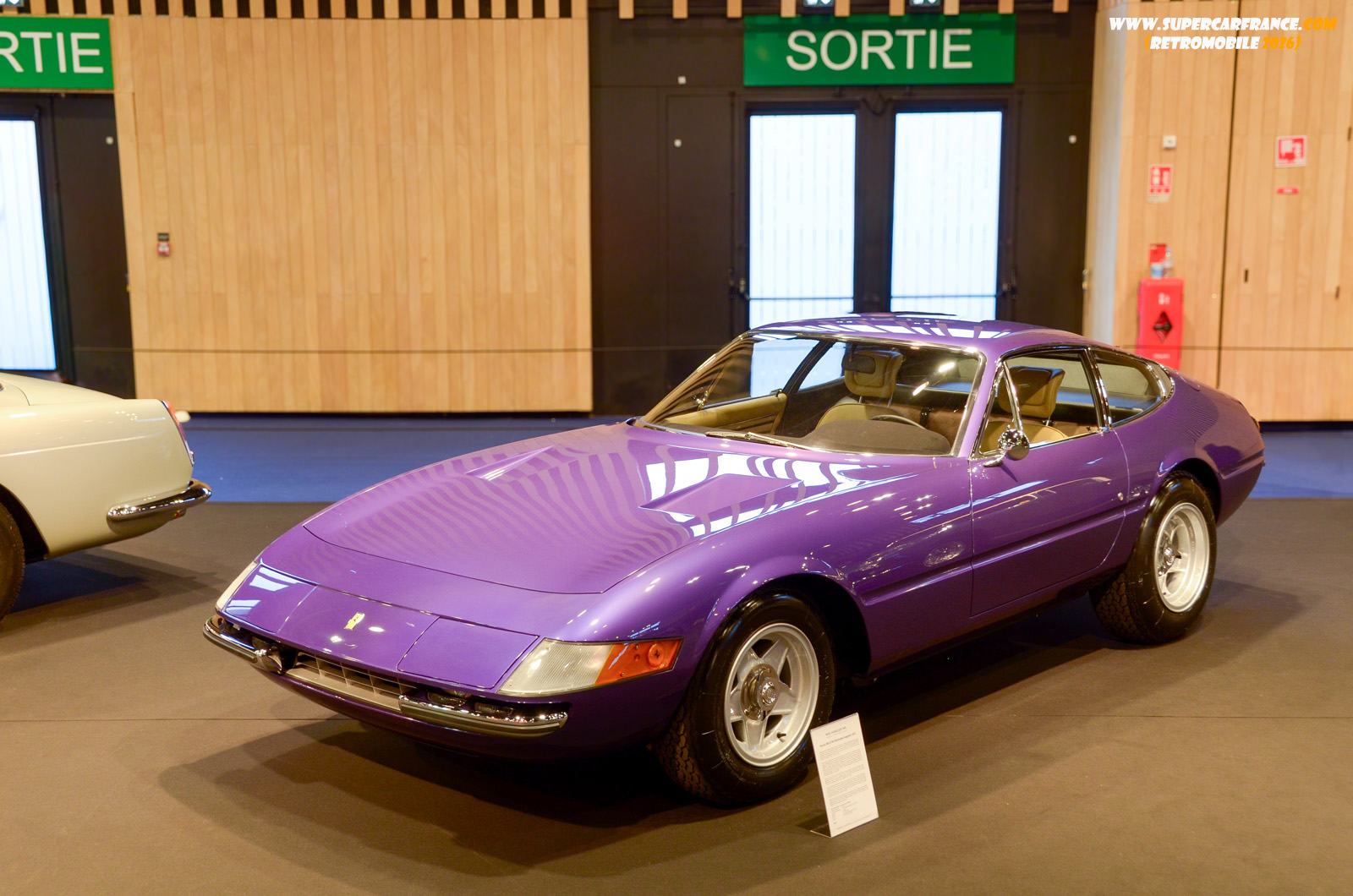 183 Ferrari 365 GTB 4