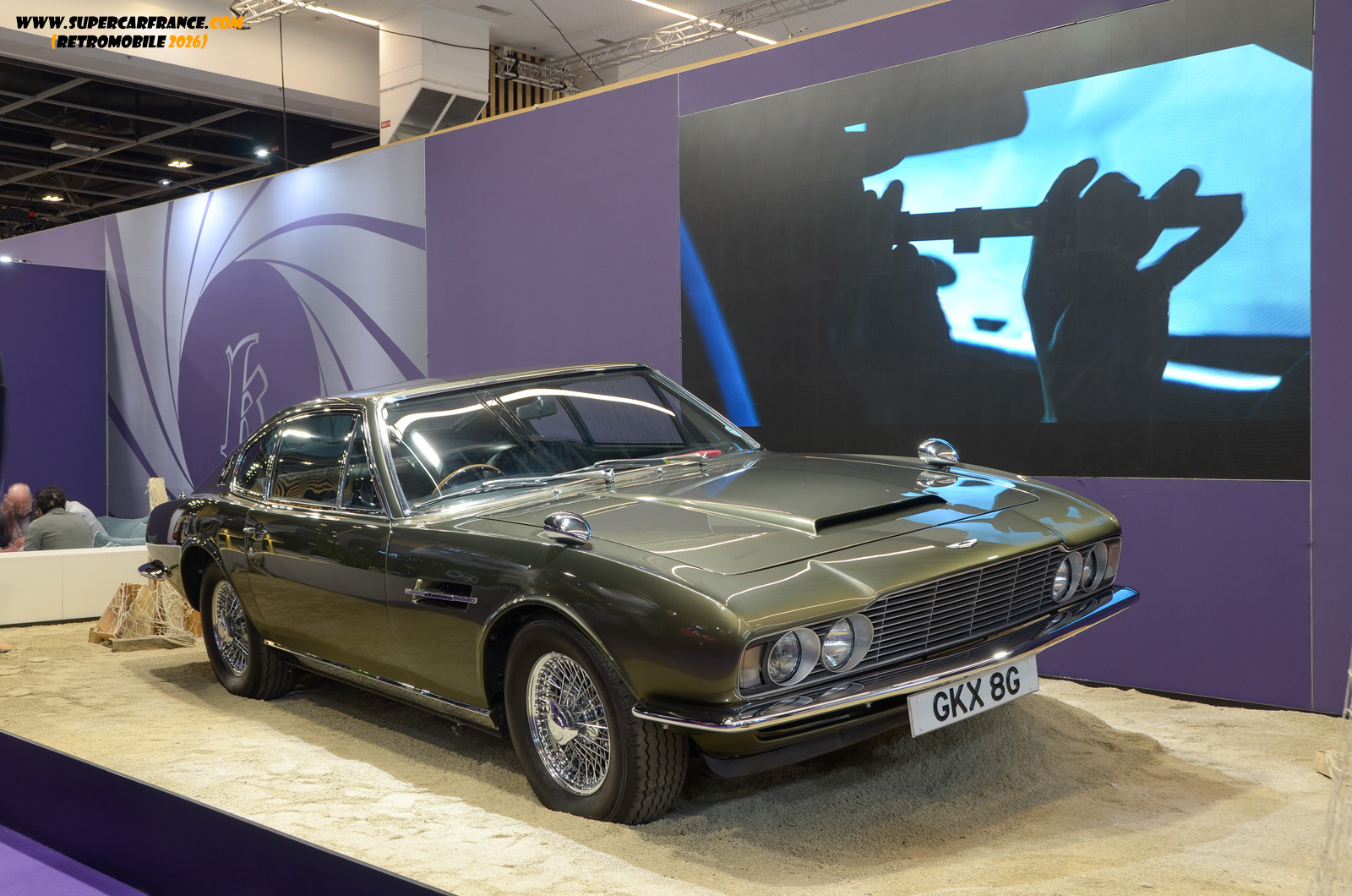 35 Aston Martin DBS